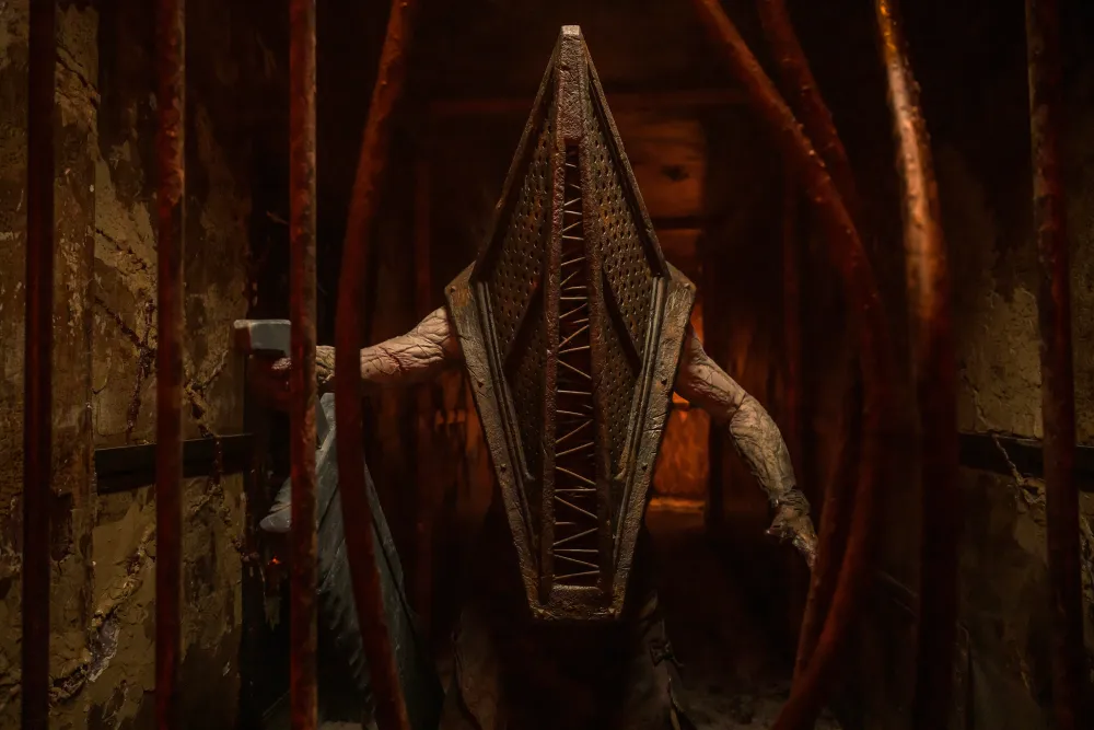 Return to Silent Hill: Pyramid Head nella foto ufficiale